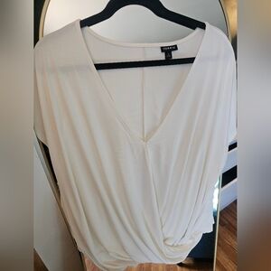 Torrid Nwt Twisted V-Neck Tee Cloud Dancer Blouse Top Size 2 2x
